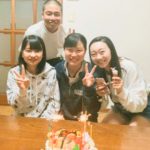 お友達と一緒に写真ケーキでお祝いいただきました(^-^)💕 エネルギーに満ちたプラチナスマイルありがとうございます❤️ 幸せな一年でございますよう～に☆