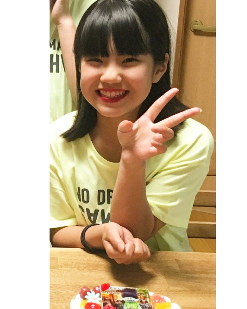 11才のお誕生日をハート型写真ケーキでお祝いいただきました とっても可愛い笑顔 この笑顔が沢山の一年になりますよ に ありがとうございました ご予約専門店 ケーキ工房ポムのブログ