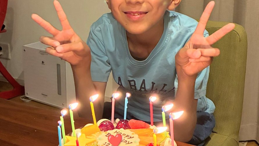 12歳のお誕生日をフルーツデコレーションケーキでお祝いいただきました😊岡山市ケーキ工房ポム