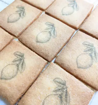 🍋レモンバターサンド🍋
試作してます♪