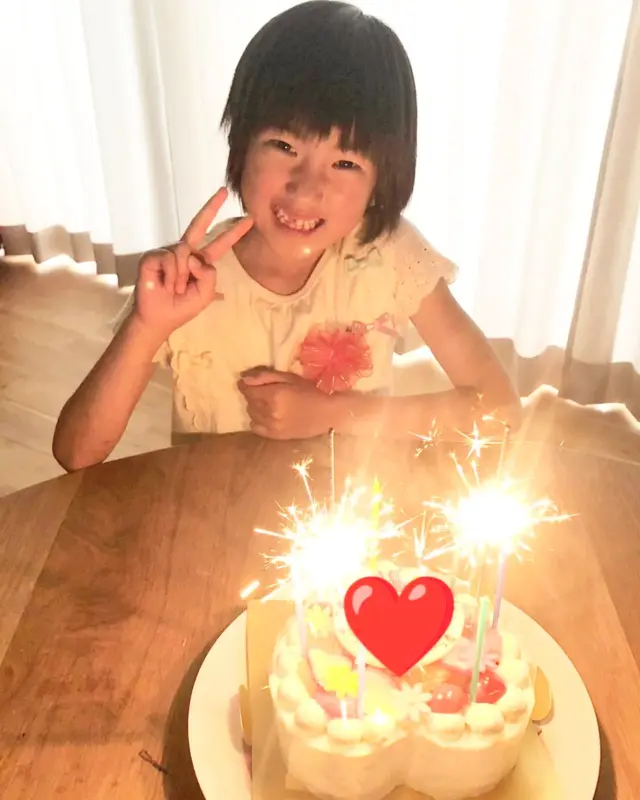 今日のプラチナスマイル会員さん❤
https://pomme101.com/gallery

7歳のお誕生日に
カスタマイズできるケーキ『CanDeco』キャンデコをご利用いただきました😊
https://pomme101.com/products/detail/138

ハート型でお気に入りのキャラクターのお誕生日ケーキ❤

初のご利用いただきまして、とっても可愛いお写真ありがとうございます✨

楽しい誕生日会のご様子が伝わりポムも幸せです♪

この笑顔が沢山の幸せな1年でございますよ〜に❤❤

  #お誕生日会 #東区ケーキ #オリジナルケーキ #岡山市東区ケーキ #岡山市東区瀬戸町#赤磐市 #岡山市東区
 #瀬戸町ケーキ  #岡山人気ケーキ #岡山誕生日祝い
 #ポム #誕生日 #ポム #キャラデコ岡山
#バースデーケーキ岡山 　#岡山写真ケーキ
#誕生日ケーキ岡山
#みんなのえがお #皆の笑顔
#プラチナスマイル会員さん
#岡山キッズ
#カスタマイズケーキ