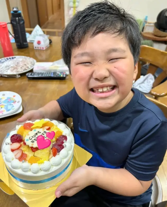 今日のプラチナスマイル会員さん❤
https://pomme101.com/gallery

8歳のお誕生日お祝いに、フルーツデコレーションケーキをご利用いただきました^_^
https://pomme101.com/products/detail/170

可愛いとびきりの笑顔！✨
楽しいお誕生日会のご様子か伝わり嬉しいです😊

8歳の1年も幸せに満ちた日々でございますよ〜に💕
いつもありがとうございます✨

#岡山こども #ケーキ工房ポム #岡山ケーキ #ケーキ屋岡山  #誕生日ケーキ岡山
  #お誕生日会 #東区ケーキ #オリジナルケーキ #岡山市東区ケーキ #岡山市東区瀬戸町#赤磐市 #岡山市東区
 #瀬戸町ケーキ  #岡山人気ケーキ #岡山誕生日祝い
 #ポム #誕生日 #ポム #キャラデコ岡山
#バースデーケーキ岡山 　#岡山写真ケーキ
#誕生日ケーキ岡山
#みんなのえがお #皆の笑顔
#プラチナスマイル会員さん
#岡山キッズ
