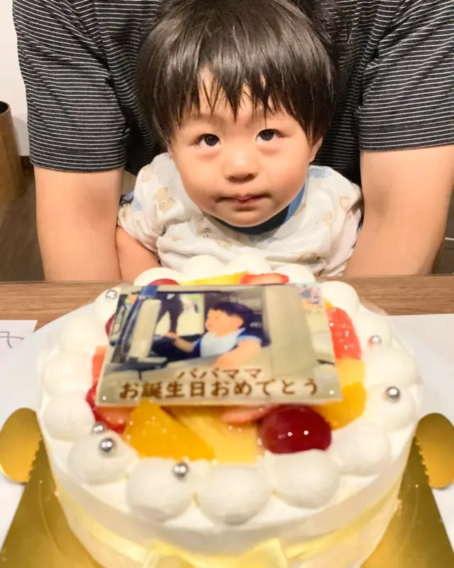 『素敵なケーキありがとうございました。』

今日のプラチナスマイル会員さん❤
https://pomme101.com/gallery

パパとママのお誕生日に
カスタマイズできるケーキ『CanDeco』キャンデコをご利用いただきました😊
https://pomme101.com/products/detail/138

ママとパパの大切な宝物✨
可愛いお写真をお送りいただき誠にありがとうございます😊💕

これからもご家族の皆さまがご多幸な日々でございますよ〜に❤❤

#岡山こども #ケーキ工房ポム #岡山ケーキ #ケーキ屋岡山  #誕生日ケーキ岡山
  #お誕生日会 #東区ケーキ #オリジナルケーキ #岡山市東区ケーキ #岡山市東区瀬戸町#赤磐市 #岡山市東区
 #瀬戸町ケーキ  #岡山人気ケーキ #岡山誕生日祝い
 #ポム #誕生日 #ポム #キャラデコ岡山
#バースデーケーキ岡山 　#岡山写真ケーキ
#誕生日ケーキ岡山
#みんなのえがお #皆の笑顔
#プラチナスマイル会員さん
#岡山キッズ
#写真ケーキ