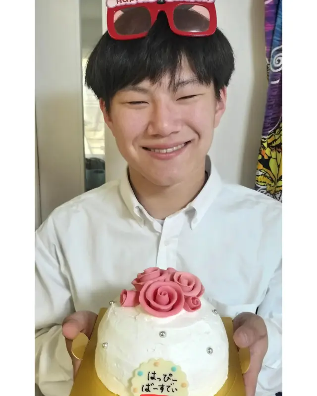 今日のプラチナスマイル会員さん❤
https://pomme101.com/gallery

フラワードームケーキでお誕生日をお祝いいただきました😊💕
https://pomme101.com/products/detail/428

今年も素敵なお写真をありがとうございます✨
たくましくご成長されているご様子を拝見できてポムも幸せです！
今年も素敵な1年になりますよ〜に❤

今後ともどうぞよろしくお願い致します🙏💕

#岡山こども #ケーキ工房ポム #岡山ケーキ #ケーキ屋岡山  #誕生日ケーキ岡山
  #お誕生日会 #東区ケーキ #オリジナルケーキ #岡山市東区ケーキ #岡山市東区瀬戸町#赤磐市 #岡山市東区
 #瀬戸町ケーキ  #岡山人気ケーキ #岡山誕生日祝い
 #ポム #誕生日 #ポム #キャラデコ岡山
#バースデーケーキ岡山 　#岡山写真ケーキ
#誕生日ケーキ岡山
#みんなのえがお #皆の笑顔
#プラチナスマイル会員さん
#岡山キッズ