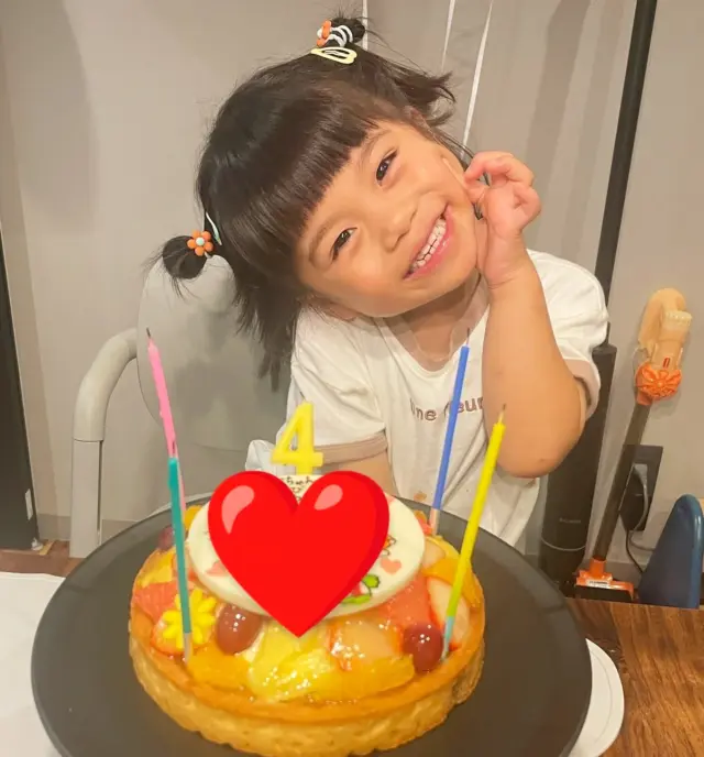 『今回も大喜びでした♡ 可愛くキャラクター描いてくださり、美味しいケーキありがとうございました♪』

今日のプラチナスマイル会員さん✨
https://pomme101.com/gallery

4歳のお誕生日をキャラクターフルーツタルトでお祝いいただきました😊💕
https://pomme101.com/products/detail/160

周りの皆が幸せになる笑顔✨
この度もご利用いただき、可愛いお写真をありがとうございます❤

4歳の1年も笑顔が沢山の幸せな日々でございますよ〜に❤❤

#岡山こども #ケーキ工房ポム #岡山ケーキ #ケーキ屋岡山  #誕生日ケーキ岡山
  #お誕生日会 #東区ケーキ #オリジナルケーキ #岡山市東区ケーキ #岡山市東区瀬戸町#赤磐市 #岡山市東区
 #瀬戸町ケーキ  #岡山人気ケーキ #岡山誕生日祝い
 #ポム #誕生日 #ポム #キャラデコ岡山
#バースデーケーキ岡山 　#岡山写真ケーキ
#誕生日ケーキ岡山
#みんなのえがお #皆の笑顔
#プラチナスマイル会員さん
#岡山キッズ
#キャラクターケーキ