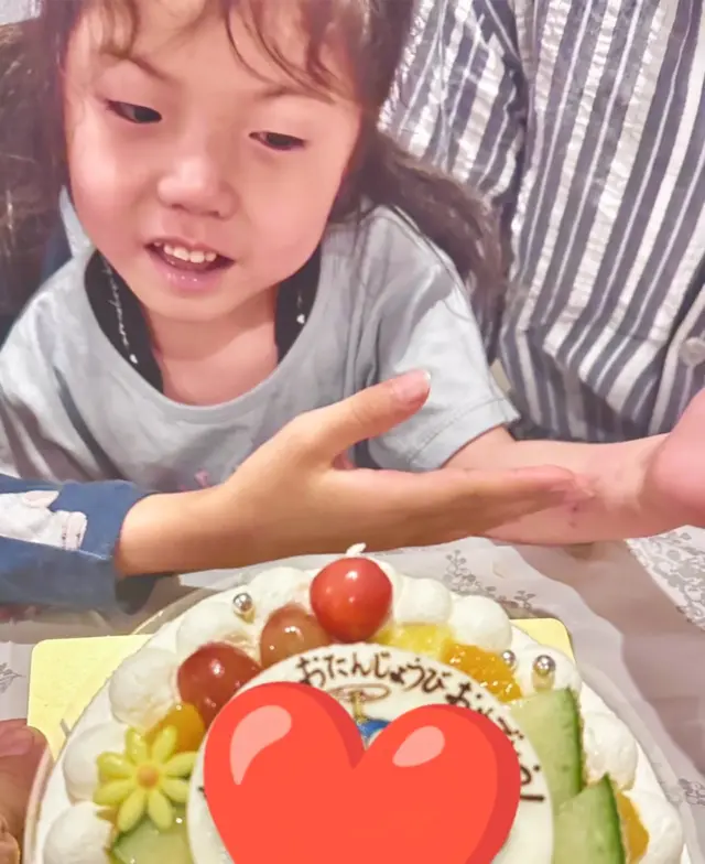 今日のプラチナスマイル会員さん^⁠_⁠^
https://pomme101.com/gallery

7歳のお誕生日をキャラクターフルーツデコレーションケーキでお祝いいただきました❤
https://pomme101.com/products/detail/158

🎤『 今回も美味しいかわいいケーキありがとうございました♡』

大好きなキャラクターがのったケーキ✨
喜んでいただけて嬉しいです😊

7歳の1年も笑顔が沢山の幸せな日々でございますよ〜に❤❤

いつもありがとうございます!

#岡山こども #ケーキ工房ポム #岡山ケーキ #ケーキ屋岡山  #誕生日ケーキ岡山
  #お誕生日会 #東区ケーキ #オリジナルケーキ #岡山市東区ケーキ #岡山市東区瀬戸町#赤磐市 #岡山市東区
 #瀬戸町ケーキ  #岡山人気ケーキ #岡山誕生日祝い
 #ポム #誕生日 #ポム #キャラデコ岡山
#バースデーケーキ岡山 　#岡山写真ケーキ
#誕生日ケーキ岡山
#みんなのえがお #皆の笑顔
#プラチナスマイル会員さん
#岡山キッズ
#キャラクターケーキ