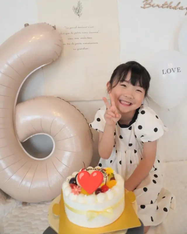 今日のプラチナスマイル会員さん^⁠_⁠^
https://pomme101.com/gallery

6歳のお誕生日をキャラクターフルーツデコレーションケーキでお祝いいただきました❤
https://pomme101.com/products/detail/158

ロッカーお届け時には、たまたま可愛いご本人にもお会いできました✨
この度もご利用いただき、素敵なお写真をありがとうございます😊💕

6歳の1年も幸せに満ちた日々でございますよ〜に❤❤

#岡山こども #ケーキ工房ポム #岡山ケーキ #ケーキ屋岡山  #誕生日ケーキ岡山
  #お誕生日会 #東区ケーキ #オリジナルケーキ #岡山市東区ケーキ #岡山市東区瀬戸町#赤磐市 #岡山市東区
 #瀬戸町ケーキ  #岡山人気ケーキ #岡山誕生日祝い
 #ポム #誕生日 #ポム #キャラデコ岡山
#バースデーケーキ岡山 　#岡山写真ケーキ
#誕生日ケーキ岡山
#みんなのえがお #皆の笑顔
#プラチナスマイル会員さん
#岡山キッズ
#キャラクターケーキ