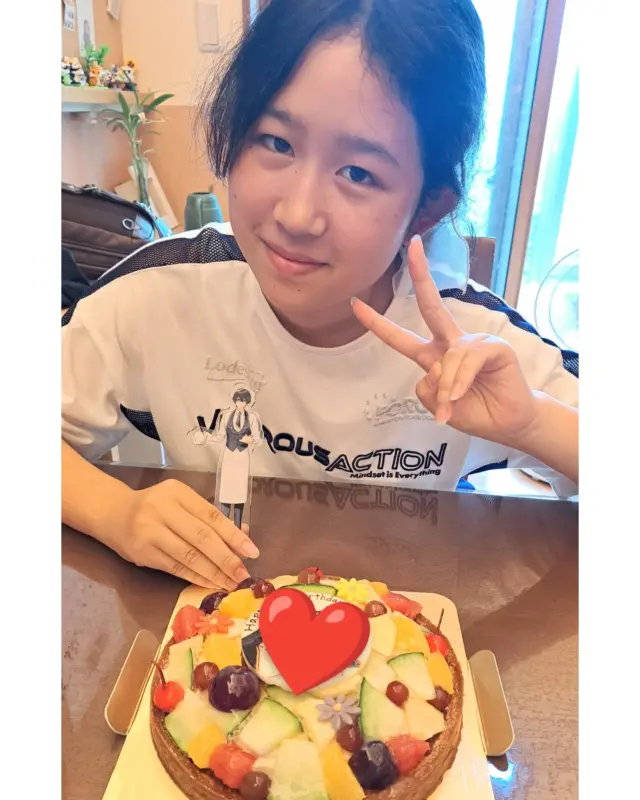 今日のプラチナスマイル会員さん✨
https://pomme101.com/gallery

13歳のお誕生日をキャラクターフルーツタルト
https://pomme101.com/products/detail/160
でお祝いいただきました😊

🎤『今年も美味しく、楽しくいただきました♪』

毎年ご利用いただきまして誠にありがとうございます✨
今年も素敵な笑顔を拝見できて幸せです。

13歳の１年も幸せに満ちた日々でございますよ〜に❤❤

#岡山こども #ケーキ工房ポム #岡山ケーキ #ケーキ屋岡山  #誕生日ケーキ岡山
  #お誕生日会 #東区ケーキ #オリジナルケーキ #岡山市東区ケーキ #岡山市東区瀬戸町#赤磐市 #岡山市東区
 #瀬戸町ケーキ  #岡山人気ケーキ #岡山誕生日祝い
 #ポム #誕生日 #ポム #キャラデコ岡山
#バースデーケーキ岡山 　#岡山写真ケーキ
#誕生日ケーキ岡山
#みんなのえがお #皆の笑顔
#プラチナスマイル会員さん
#岡山キッズ
#キャラクターケーキ