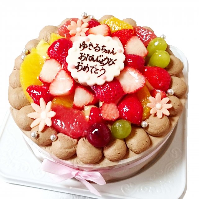 【お祝いに】フルーツたっぷり！生チョコケーキ（ポム店頭・Cake Box受取可）